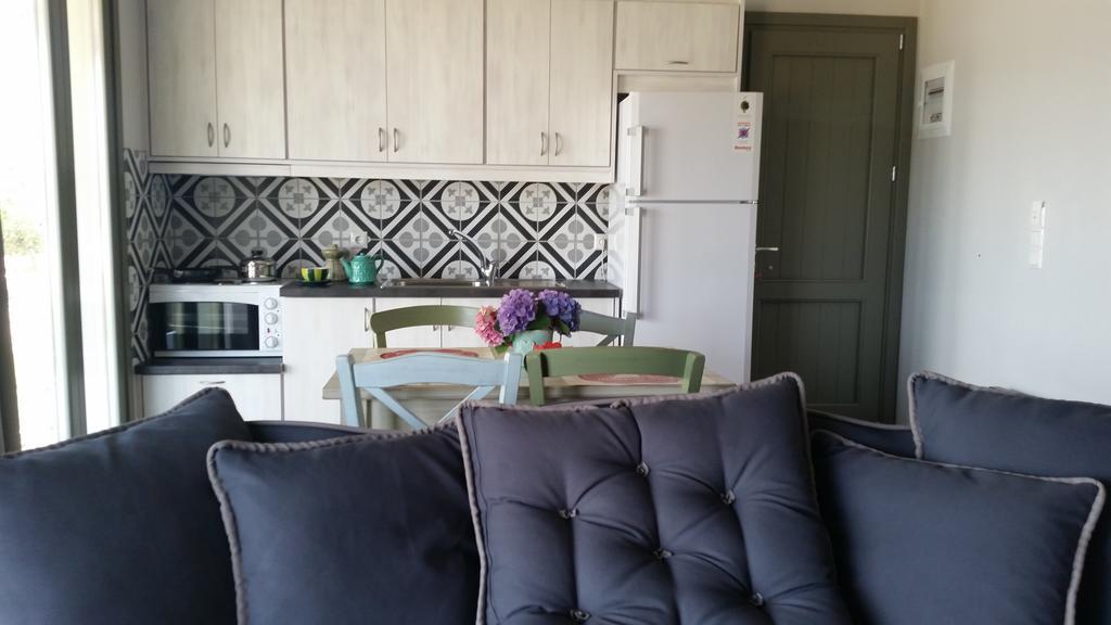 Thea Houses Milina Bagian luar foto