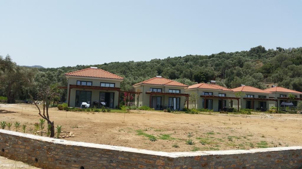 Thea Houses Milina Bagian luar foto
